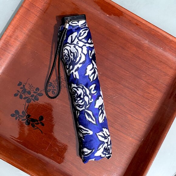 Floral Travel Compact Umbrella with Case - Picture 3 of 10